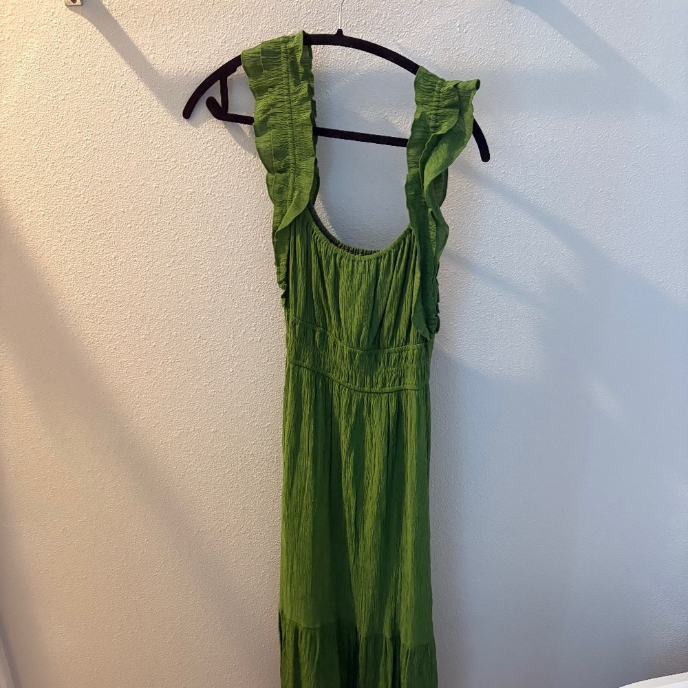 Green crinkle maxi dress